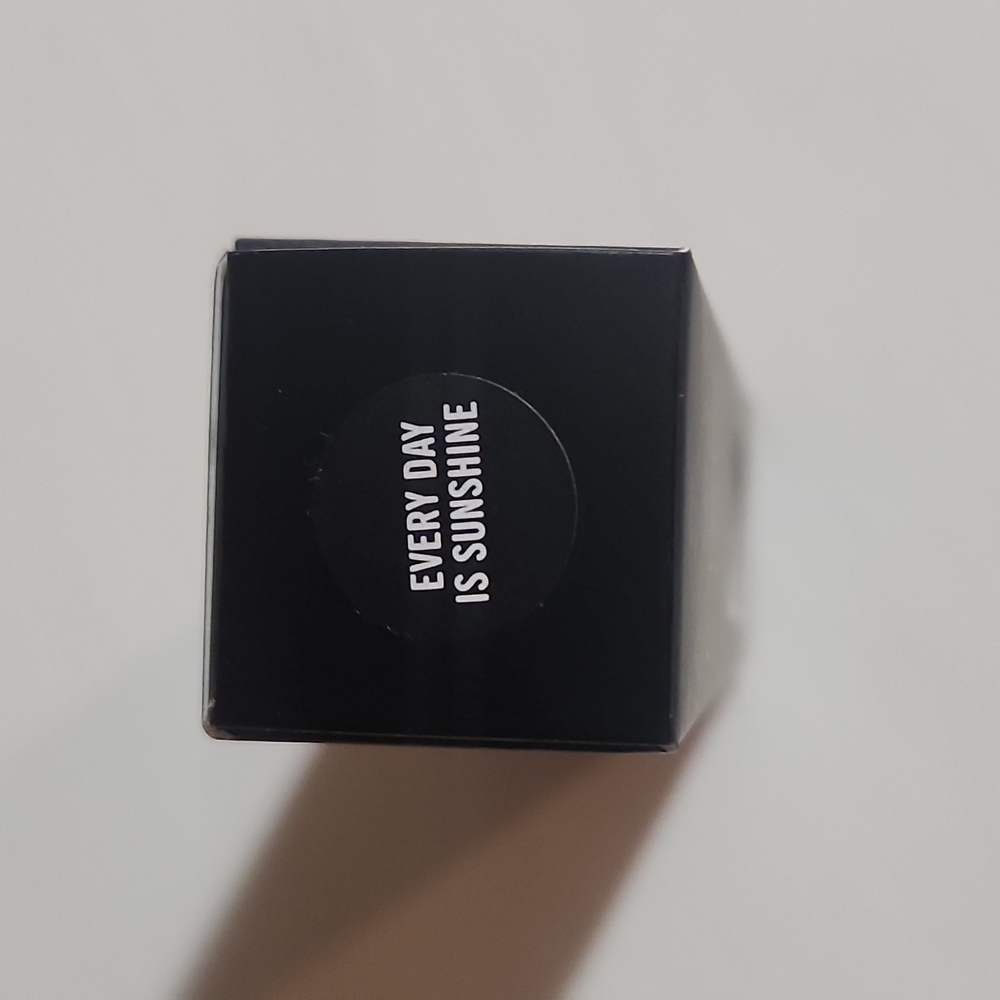 MAC Every Day Is Sunshine Liquid Dazzleshadow - Picture 10 of 10